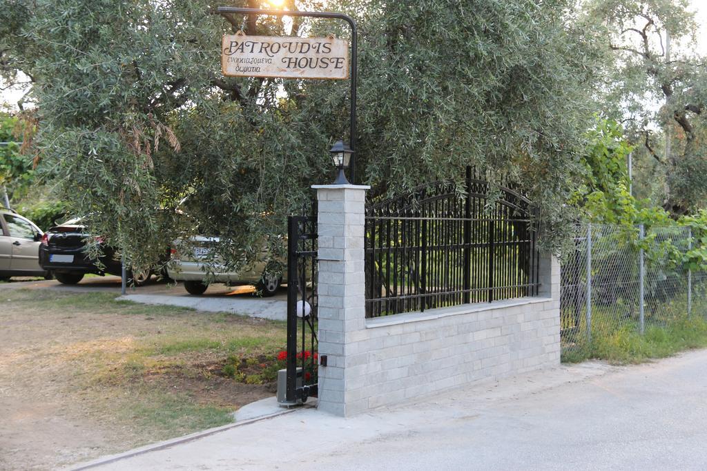 Patroudis House Apartment Skala Rachoni  ภายนอก รูปภาพ